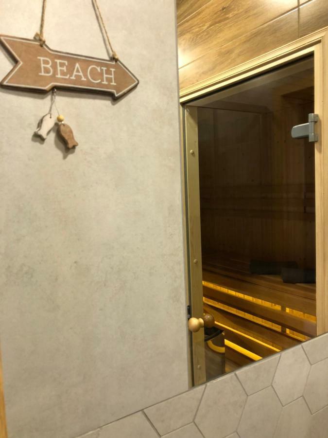 Family & Business Sauna Apartments Rynek Centrum Downtown - 2 Bedroom With Private Sauna, Balcony, Parking Kielce Luaran gambar